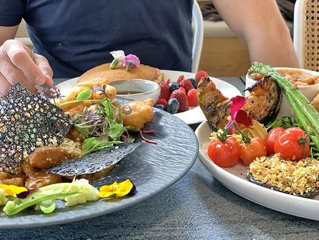 Top 5 Best Vegan Restaurants Gold coast, Queensland for Lunch