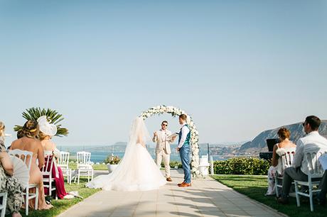 destination-wedding-crete-stunningly-beautiful-florals_16