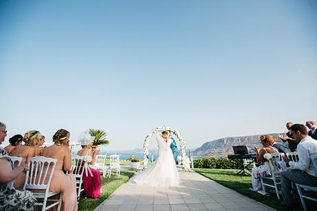 destination-wedding-crete-stunningly-beautiful-florals_17