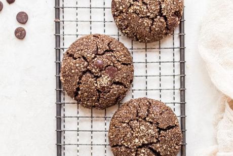 You'll want to make a double batch of these Gluten-Free Vegan Chocolate Crinkle CookiesÂ - one for you, and one to share! These paleo-friendly cookies are perfect for lunchboxes, the holidays, or even a weeknight dessert - thankfully, they come together quickly!