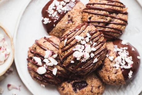 TheseÂ Gluten-Free Vegan Peppermint Chocolate Chip CookiesÂ will make your cookie dreams come true! They make perfect Christmas cookies and taste so scrumptious, especially with the extra chocolate drizzle.