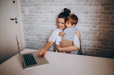 3 Ways For Stay-at-Home Mums to Generate an Income From Home