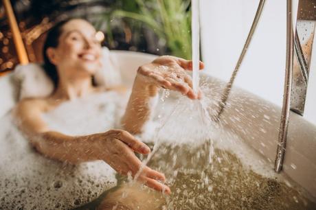 [Definitive Guide] How To Safely Use Essential Oils For Bathing?