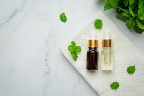 [Definitive Guide] How To Safely Use Essential Oils For Bathing?