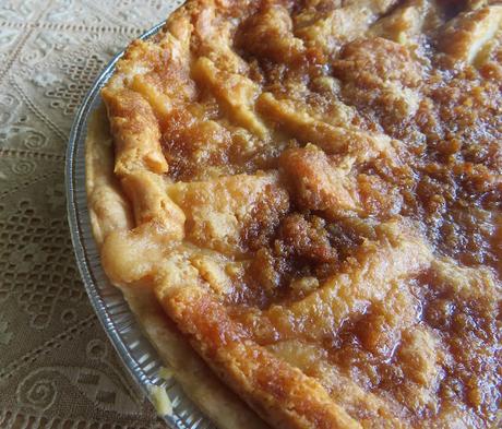 Cream & Crumb Schnitz Pie