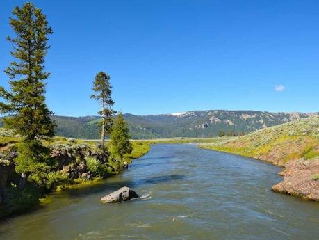 9 Best Hikes in Yellowstone National Park