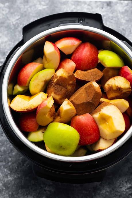 ingredients for apple butter in instant pot before cooking