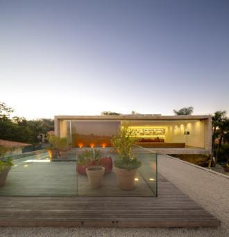 Casa Pinheiro by Studio MK27