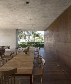 Casa Pinheiro by Studio MK27