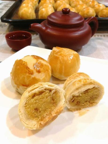 Tau sar peah (mungbean paste filled pastry)