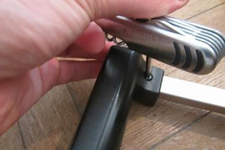 How to fix a stuck luggage handle.