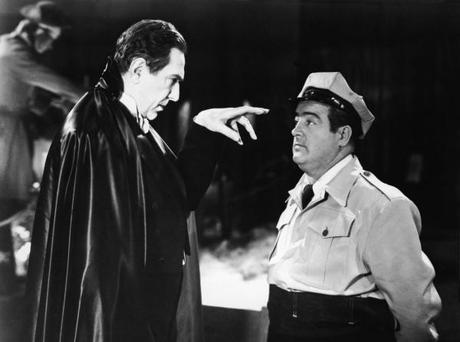 Dracula (Bela Lugosi) hypnotizes Wilbur (Lou Costello) (rue-morgue.com)
