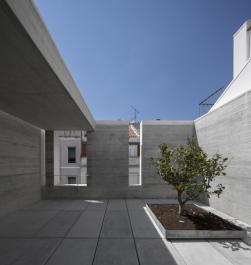 Townhouse in Lisbon by ARX Portugal