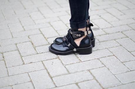 lovelybylucy black balenciaga buckle boots1