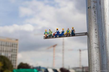 Construction Workers 1b blog Slinkachu in Paris
