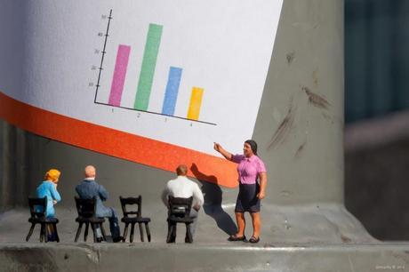 Saleswoman 1a blog Slinkachu in Paris
