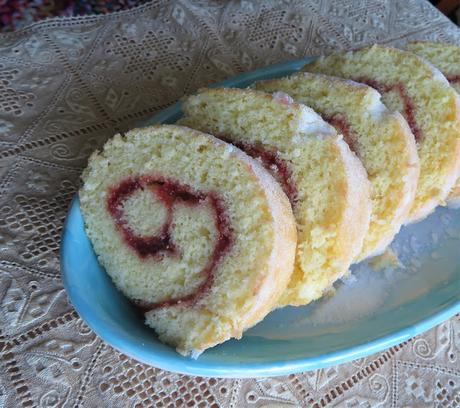 Mary Berry's Swiss Roll