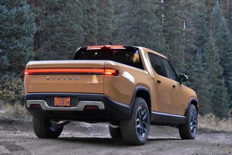 2022 Rivian R1T First Drive Review: Tech for the Trail
