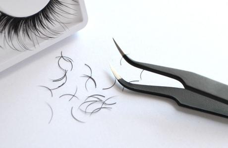501 Exotic Names for Lashes Business + Naming Guide