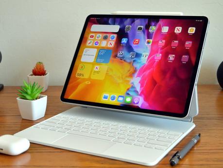 Surface Pro 8 vs. iPad Pro: Which Pro 2-in-1 Tablet Wins?
