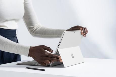 Surface Pro 8 vs. iPad Pro: Which Pro 2-in-1 Tablet Wins?