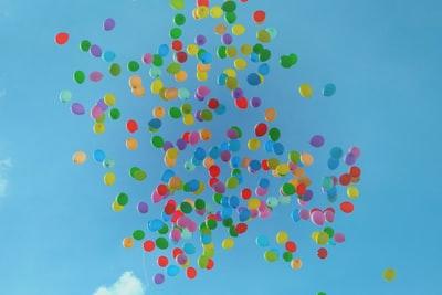 still, items, things, balloons, nature, sky, clouds, colors, fly, float, blue