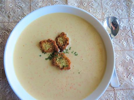 Garlic & White Cheddar Bisque