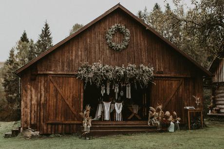 10 Maine Barn Wedding Venues Worth Considering
