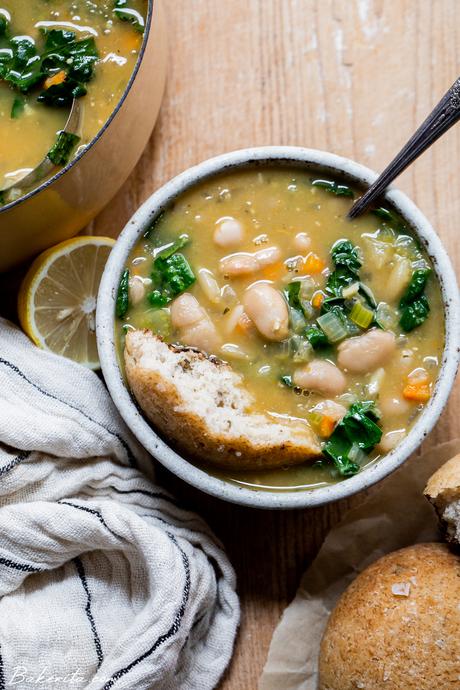 Vegan Kale & White Bean Soup