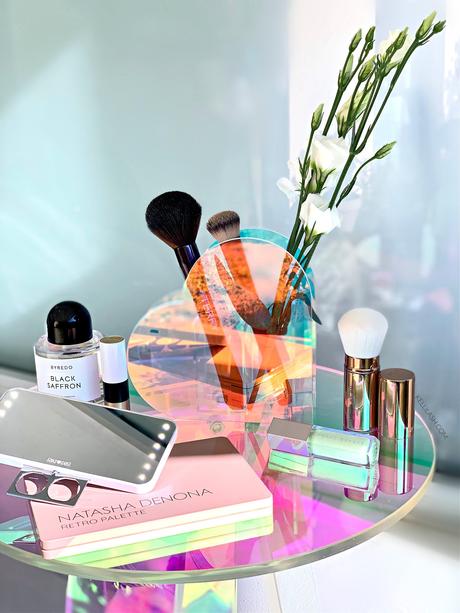 New RikiLovesRiki Beauty Accessories | Iridescent Acrylic Table & Vase