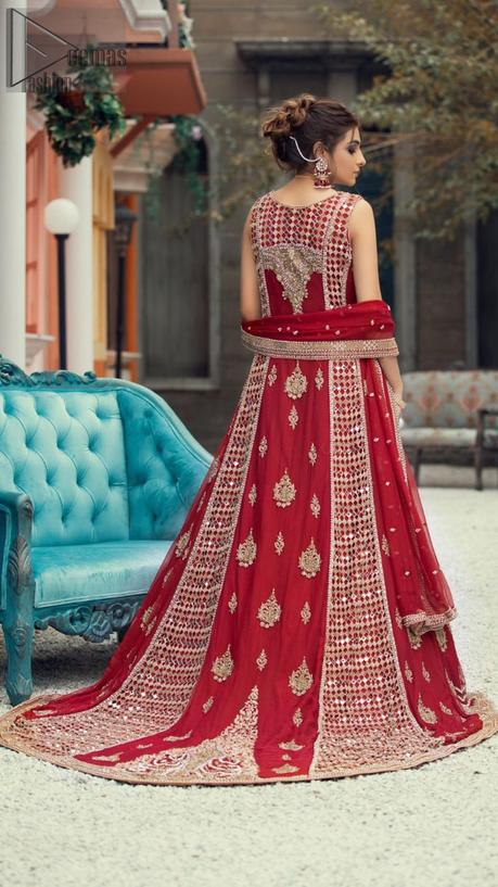 Red Center Panel Back Train Maxi n Dupatta