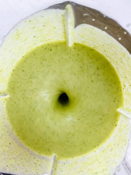 Broccoli Smoothie Recipe With Banana (Vegan Option!)
