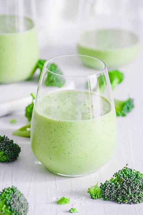 Broccoli Smoothie Recipe With Banana (Vegan Option!)