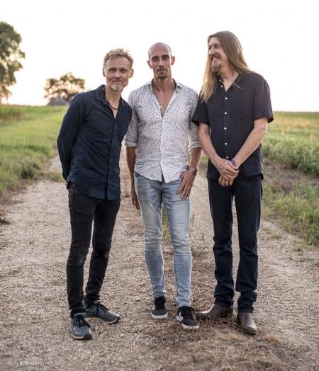 The Wood Brothers: tour dates