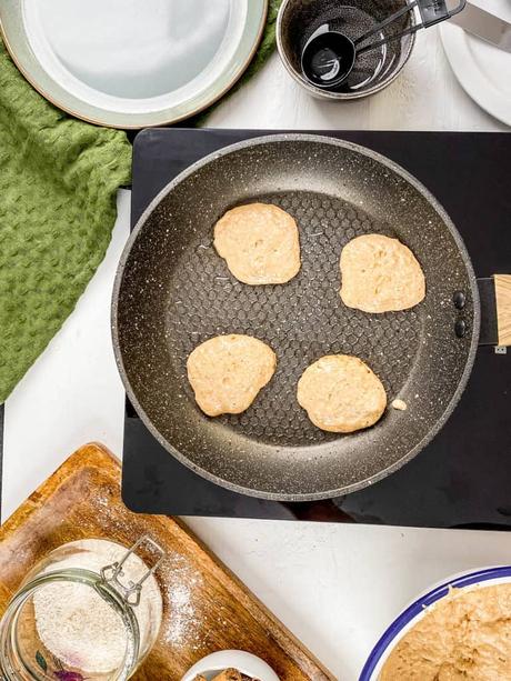 Mini Pancakes (Silver Dollar Pancakes Recipe!)