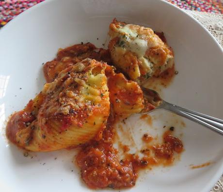 Spinach and Cheese Stuffed Shells