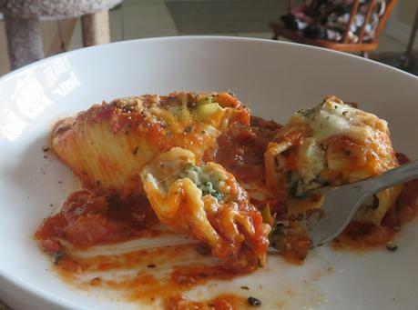 Spinach and Cheese Stuffed Shells