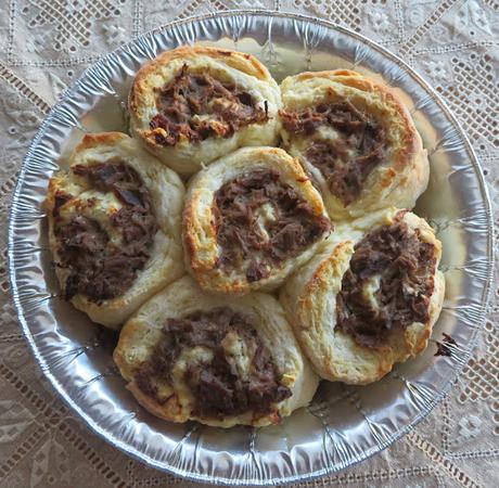 Beef Pinwheels with Gravy