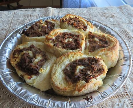 Beef Pinwheels with Gravy