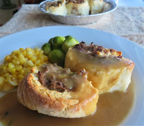 Beef Pinwheels with Gravy