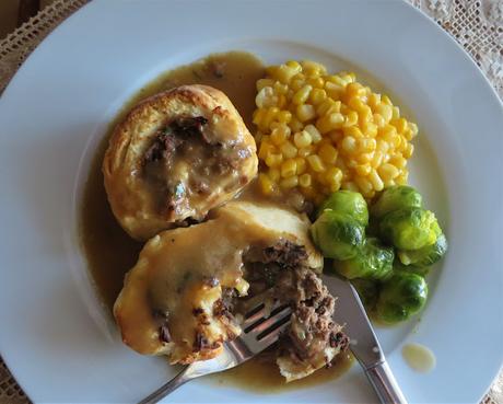 Beef Pinwheels with Gravy