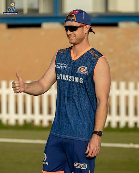 Laura McGoldrick tweet !  and NZ into finals of T20WC