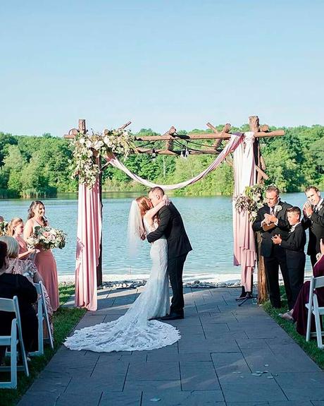 10 Rustic Wedding Venues In New Jersey (With Brides Reviews And Prices)
