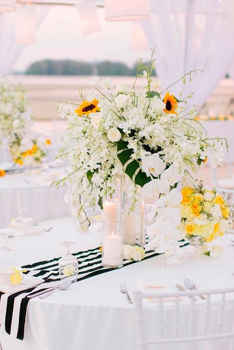 sunflower wedding decor ideas bouquet centerpiece
