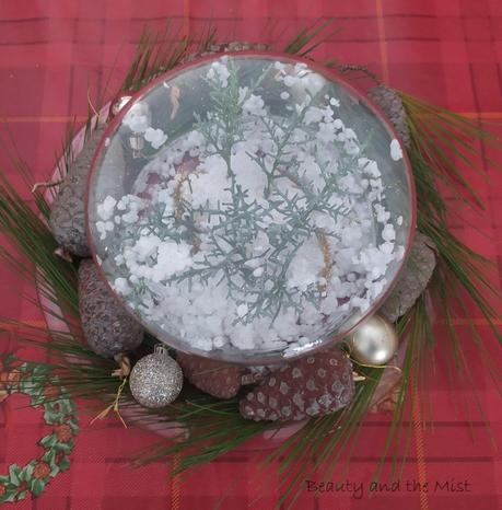 DIY: Christmas Decoration With Household Objects