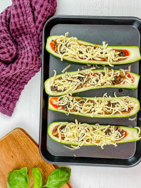 Zucchini Pizza Boats (Low Carb, Easy Recipe!)