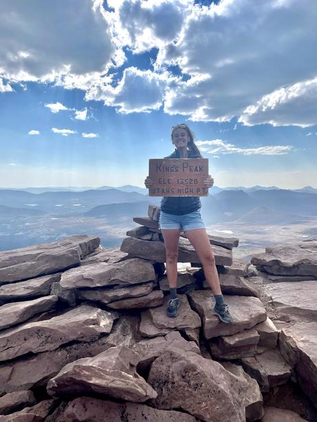 Thru-Hiking the Uinta Highline Trail: 100 Miles of High Alpine Wilderness in Utah Thru-Hiking the Uinta Highline Trail: 100 Miles of High Alpine Wilderness in Utah