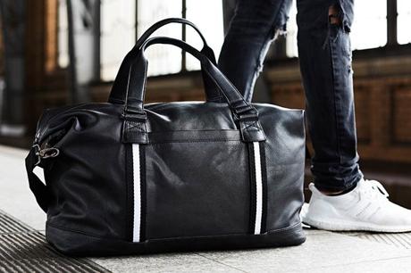 A 2022 Guide to Leather Bags for Men