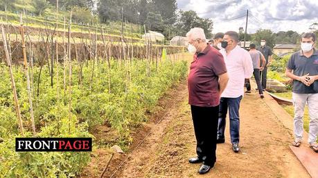 President inspects Bandarawela Plant Tissue Culture Centre