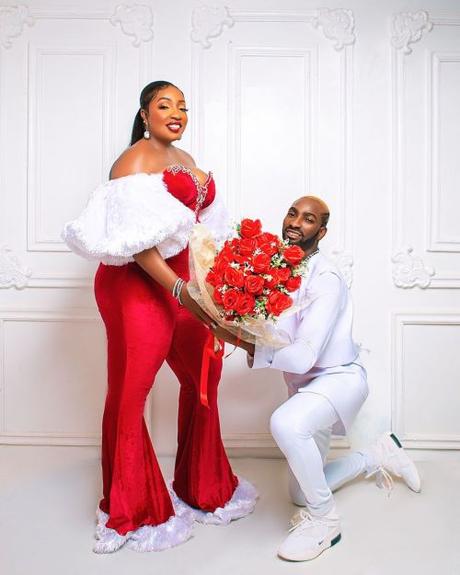 Anita Joseph’s Husband Hugs Her Curvy Backside In Christmas Photos Anita Joseph’s Husband Hugs Her Curvy Backside In Christmas Photos